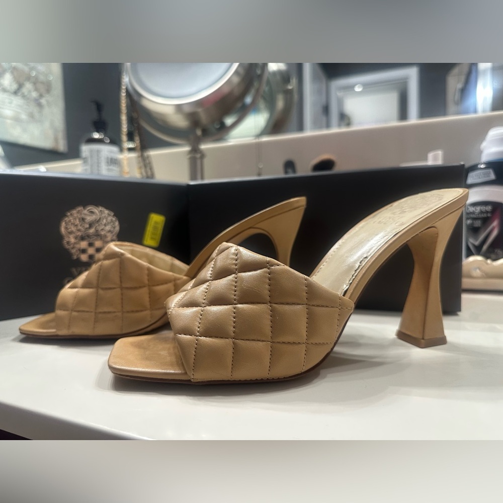 Vince Camuto Quilted Tan Heels Reselm - Picture 2 of 5